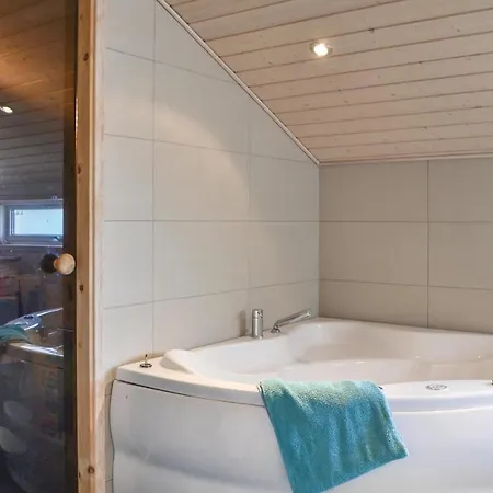 Holiday With Hot Tub Vi Vakantiehuis